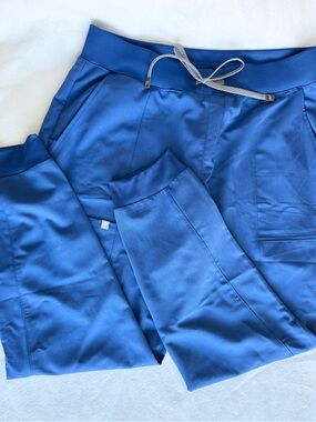 Fabletics Scrub On Call Joggers with Drawstring Royal Blue Reg Large